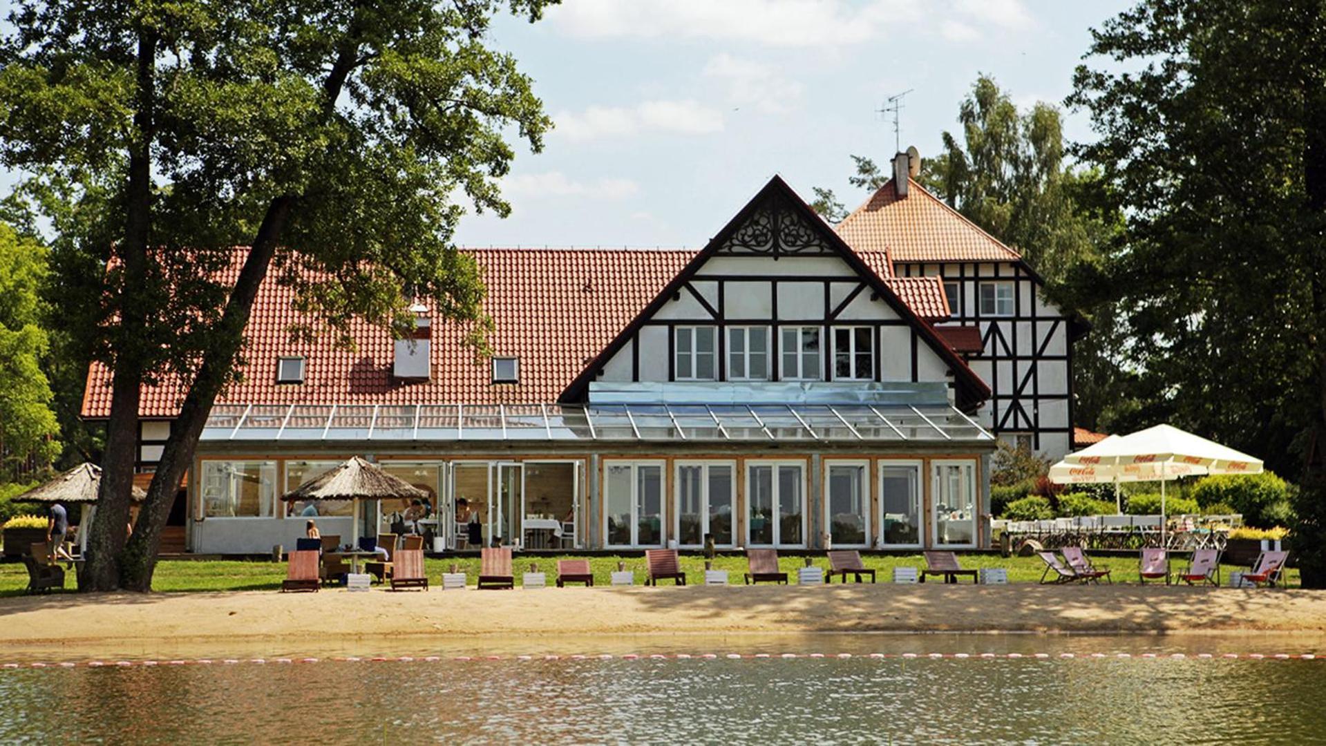 Jablon Lake Resort Pisz Exterior photo